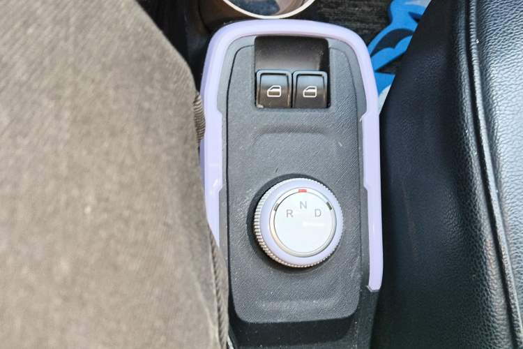 Used Chery QQ Ice Cream 2022 170km Sundae Phosphate Lithium-Ion