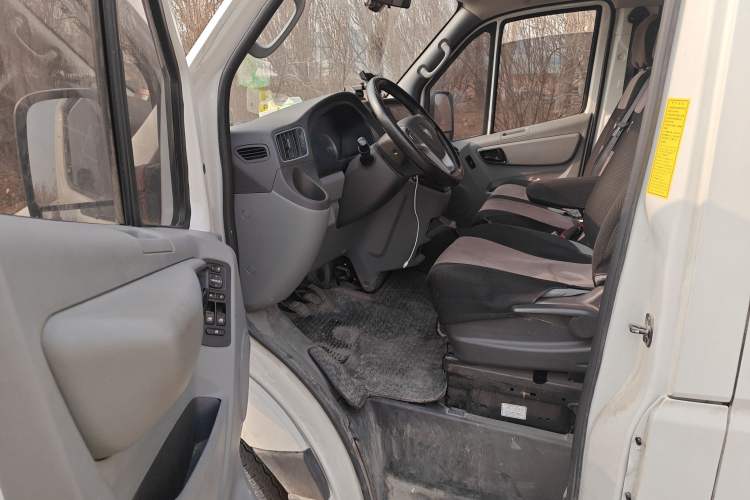 Used Foton Toano 2022 2.0T Manual Jixiang Van Long Wheelbase Mid-Roof Design Rear Single Tire 3-Seater 4F20TC3