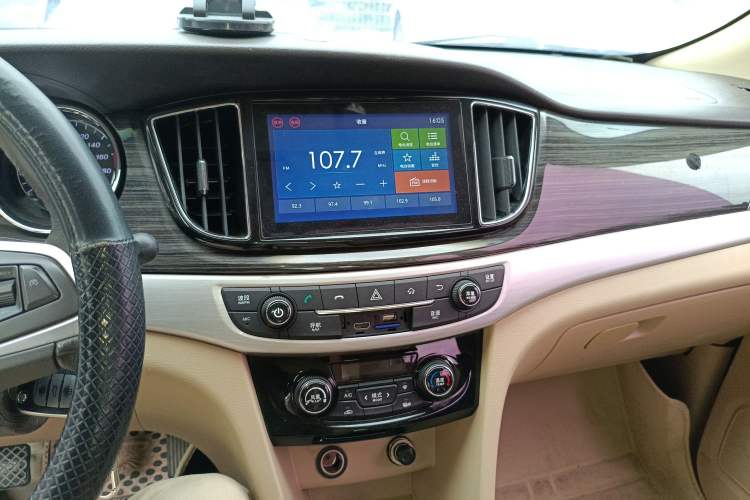 Used Baojun 730 2016 1.5T Manual Luxury Edition 7 Seats
