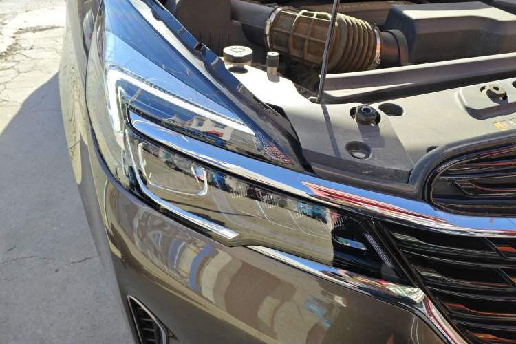 Used Buick GL8 2021 Land Cruiser Executive Class 652T Luxury Model