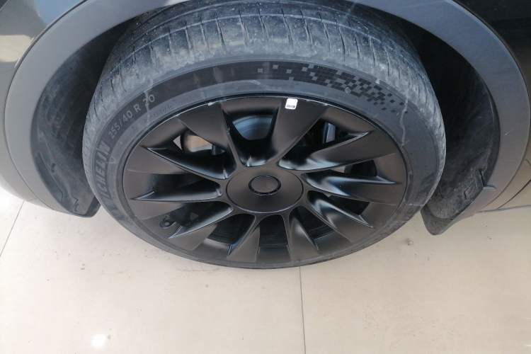 Used Tesla Model Y 2022 Long-Range All-Wheel-Drive Version