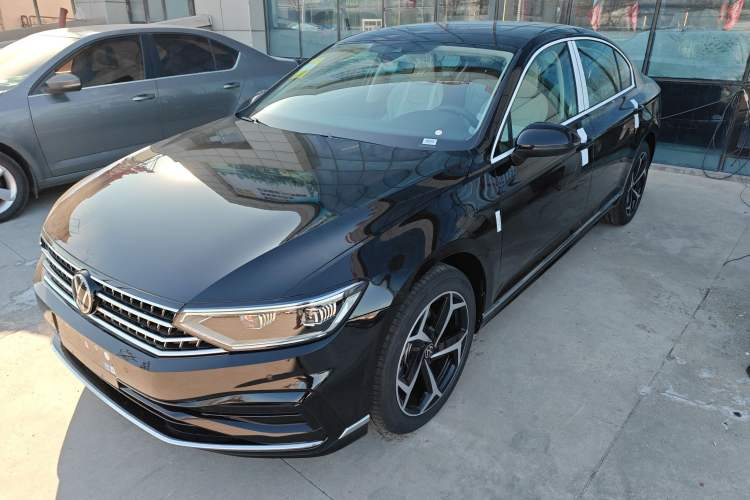 Used Volkswagen Magotan 2026 30 Million Vehicles Selected Model 380TSI DSG Luxury Edition