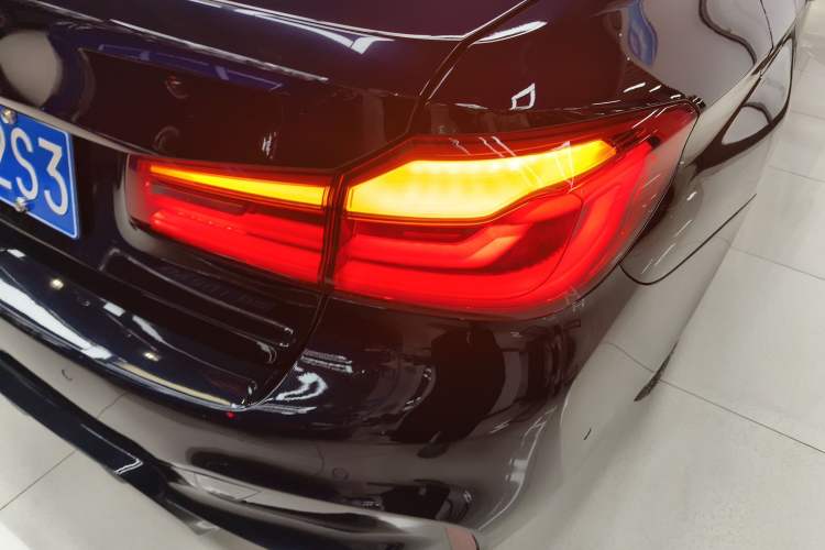 Used BMW 5 Series 2018 Restyled 530Li Leading Edition M Sport Package Right Rear Taillight