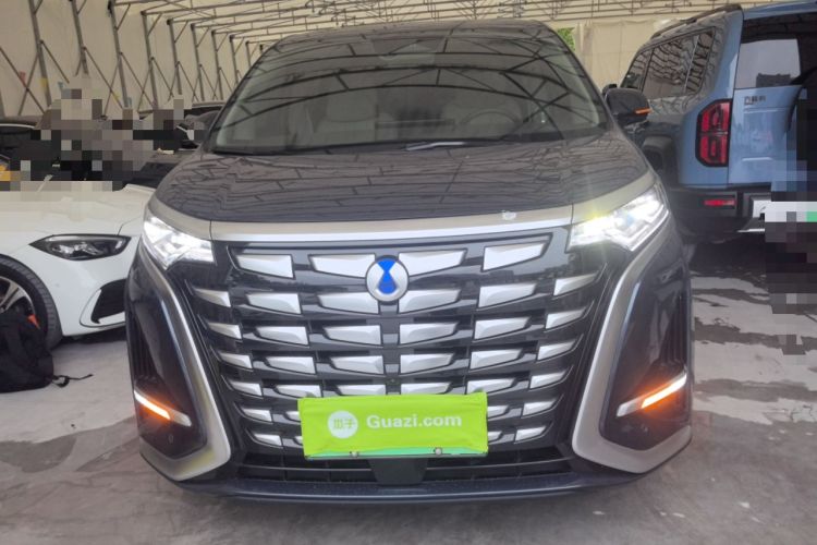 Used Denza D9 2022 DM-i 1040 Prestige Model