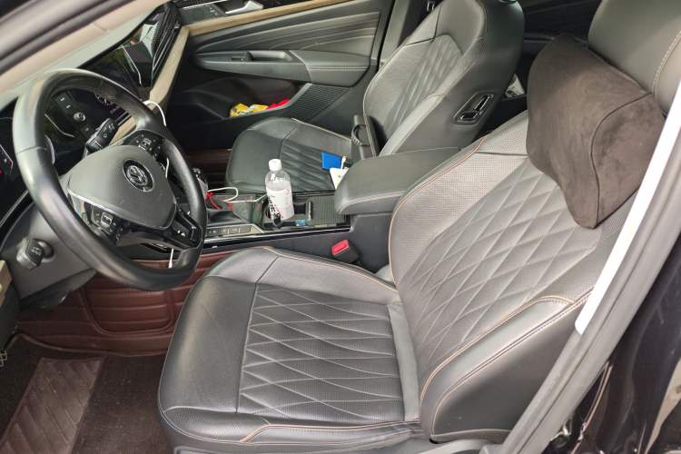 Used Volkswagen Passat 2019 330TSI Luxury Edition China VI Standard
