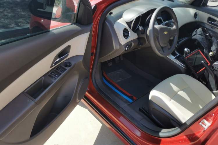 Used Chevrolet Cruze 2015 1.5L Classic SL MT Left Front Seat