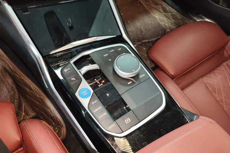 Used BMW i3 2022 eDrive 35 L
