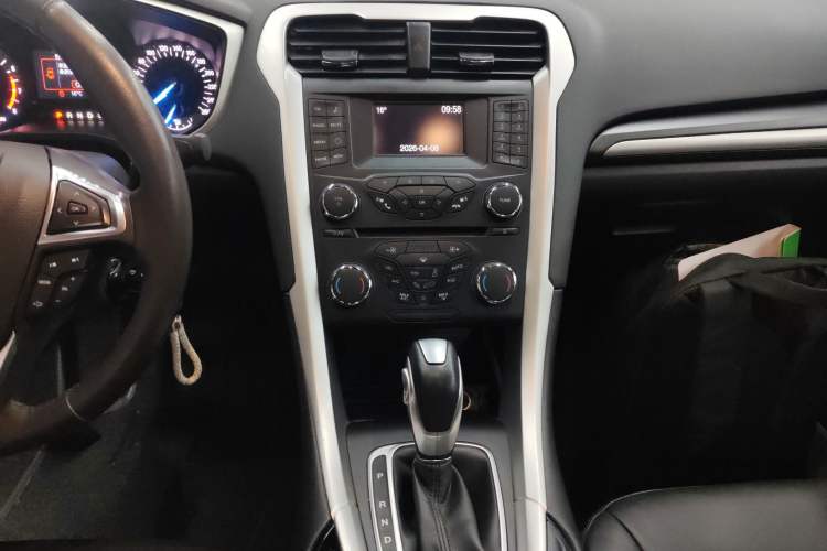 Used Ford Mondeo 2013 1.5L GTDi180 Fashion Edition Audio And AC Panel