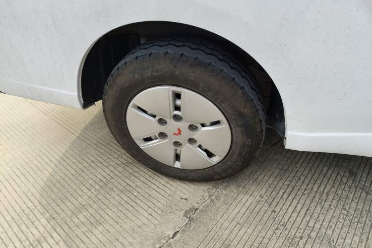 Used Wuling Yangguang 2024 300km Comfort Version with Sealed Windows 60kW