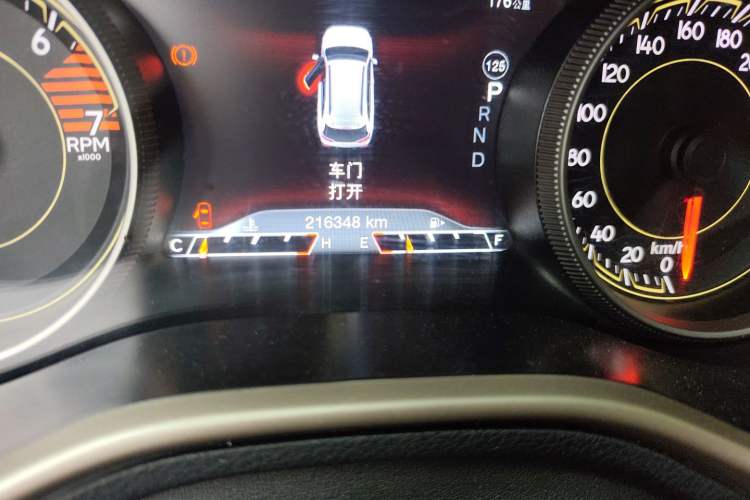 Used Jeep Cherokee 2017 2.0L Superior Edition Odometer Close Up