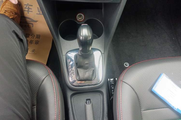 Used Volkswagen Polo 2013 1.4L Automatic Comfort Edition Gear Lever