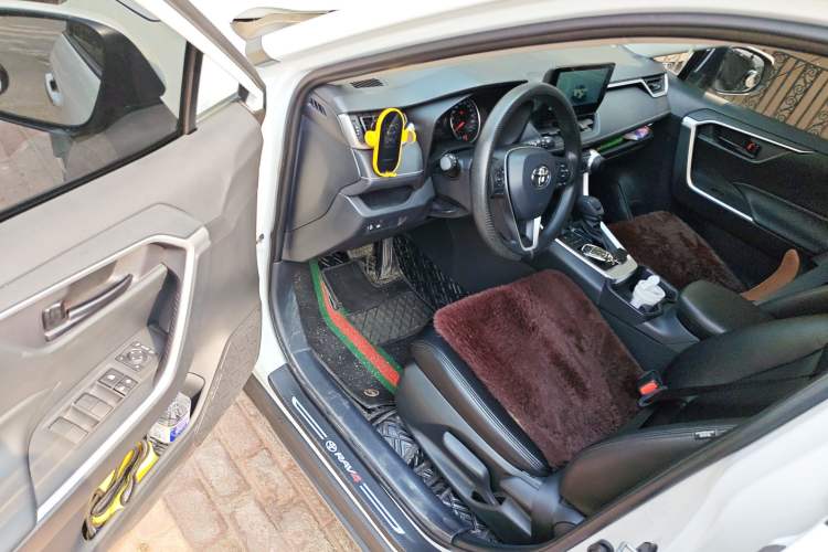 Used Toyota RAV4 2023 2.0L CVT Two-Wheel Drive Urban Edition Driver Seat