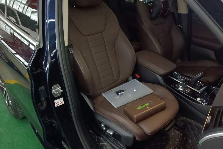 Used BMW X3 2021 Restyled xDrive30i Leading Edition M Sport Package Right Front Seat