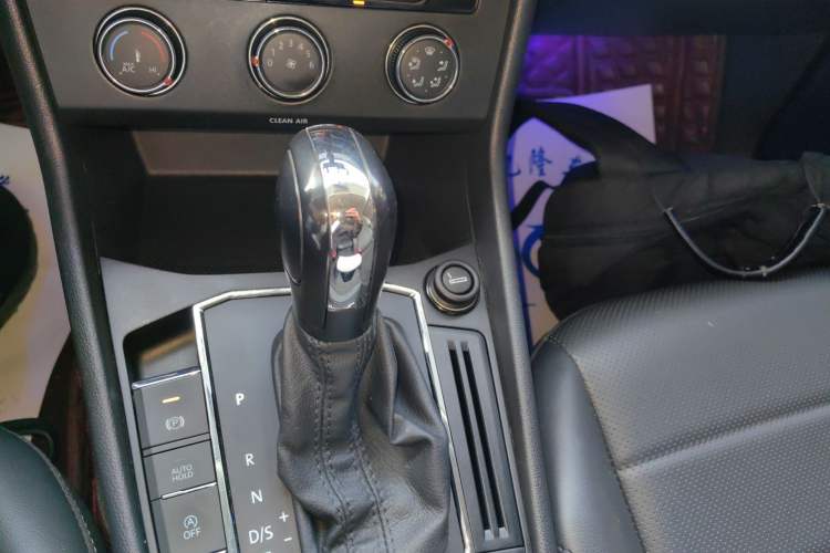 Used Volkswagen Lavida 2019 1.5L Automatic Comfort Edition China VI Standard Gear Lever