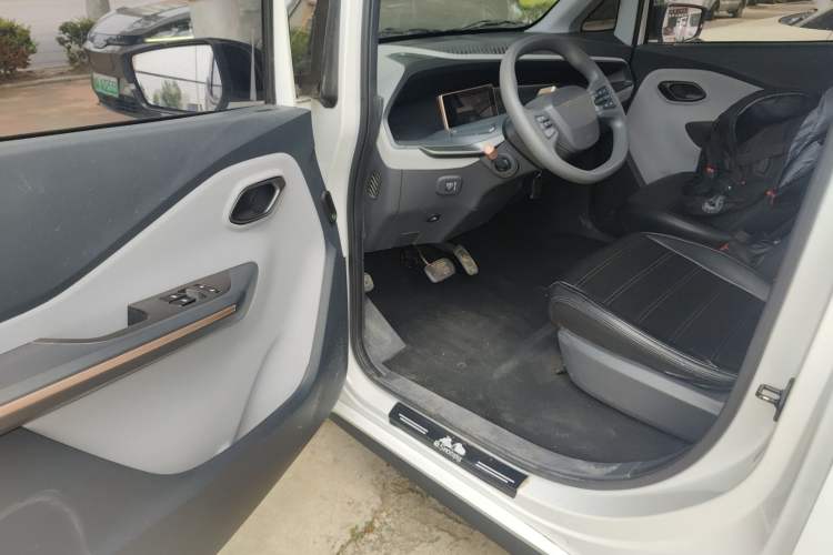 Used Wuling NAMMIEV 2021 Playful Model – High-Power Version Driver Seat