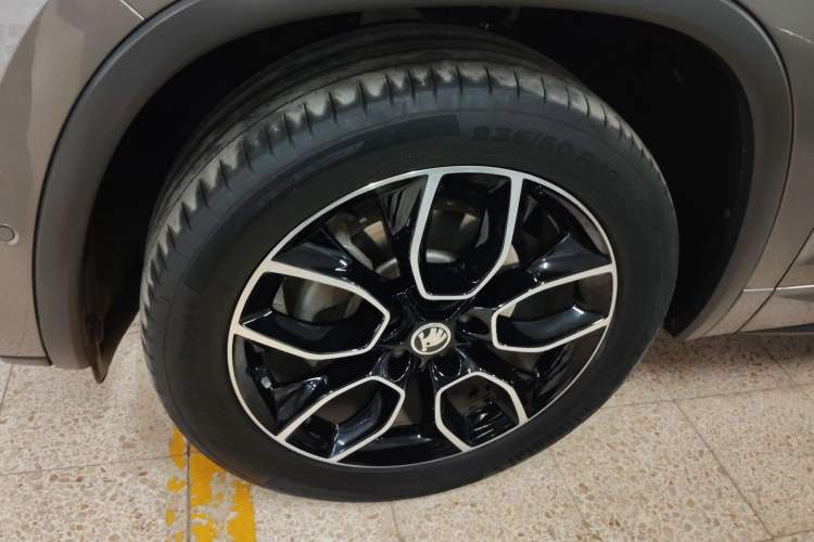 Used Skoda Kodiaq GT 2019 TSI330 Two-Wheel-Drive Luxury Edition China VI Standard Exterior 4