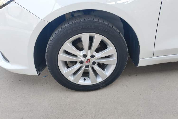 Used Roewe 360 2018 PLUS 1.5L Automatic Luxury Edition Left Front Wheel Hub