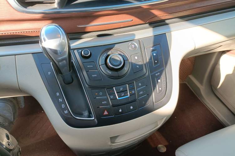 Used Buick GL8 2018 28T Luxury Model China VI Standard