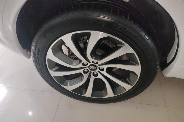 Used Land Rover Discovery Sport 2020 249 PS R-Dynamic Performance Edition Right Rear Wheel Hub