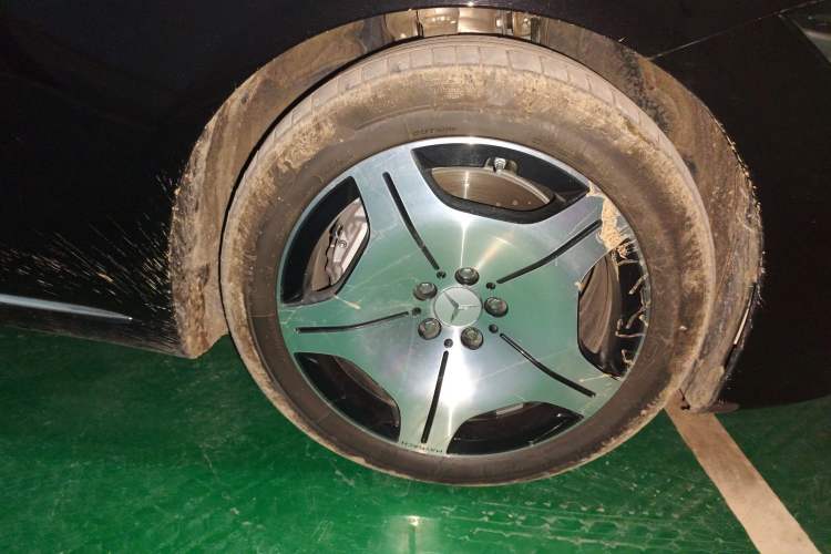 Used Mercedes-Benz Maybach S-Class 2024 S 480 4MATIC Right Front Wheel Hub