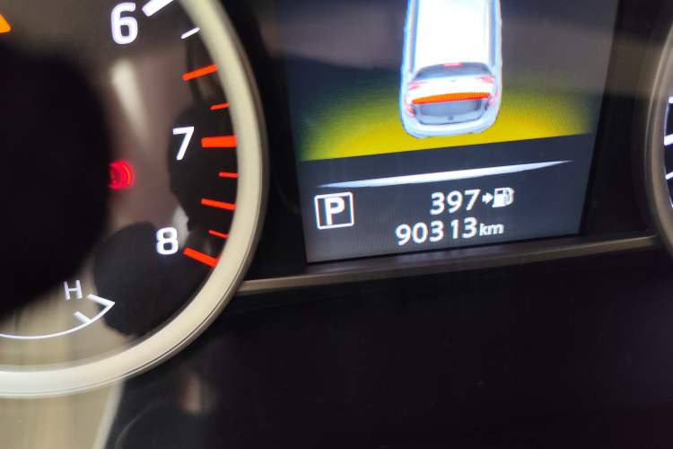 Used Nissan Tiida 2016 1.6L CVT ZhiZun Edition Odometer Close Up