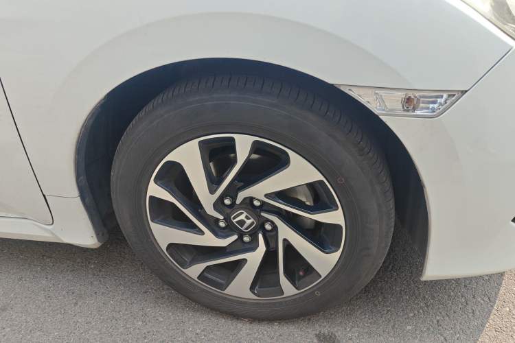 Used Honda Civic 2016 220TURBO CVT Luxury Edition
