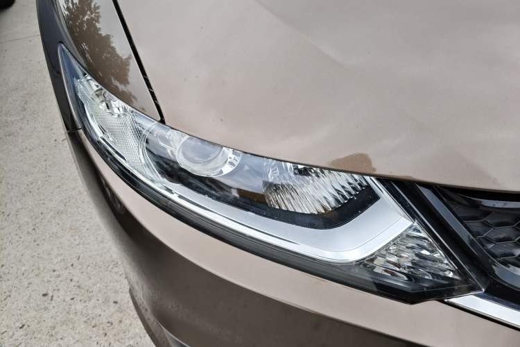 Used Honda Jade 2013 1.8L automatic Comfort version 5 seats Right Front Headlight