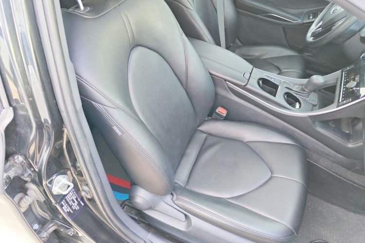 Used Toyota Avalon 2019 2.0L Ambition Edition China VI Right Front Seat