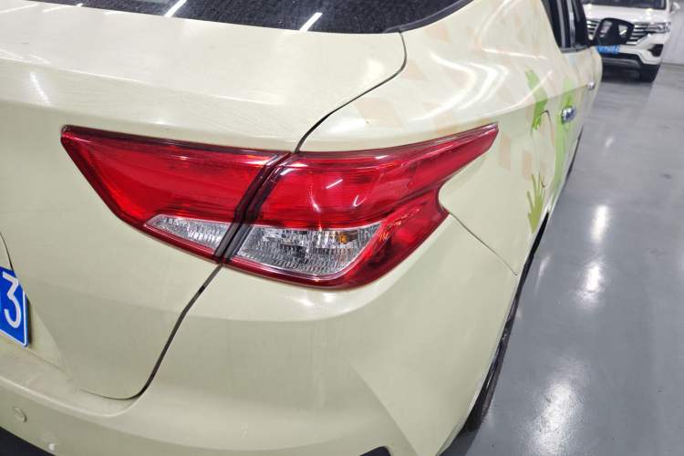 Used Nissan Lannia 2016 1.6L CVT Smart Cool Edition Right Rear Taillight