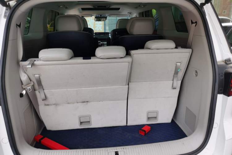 Used Roewe iMAX8 2021 400TGI Supreme Series Ultimate Edition Trunk