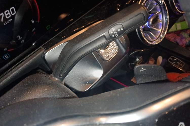 Used Mercedes-Benz GLB 2021 GLB 200 Dynamic Edition Gear Lever