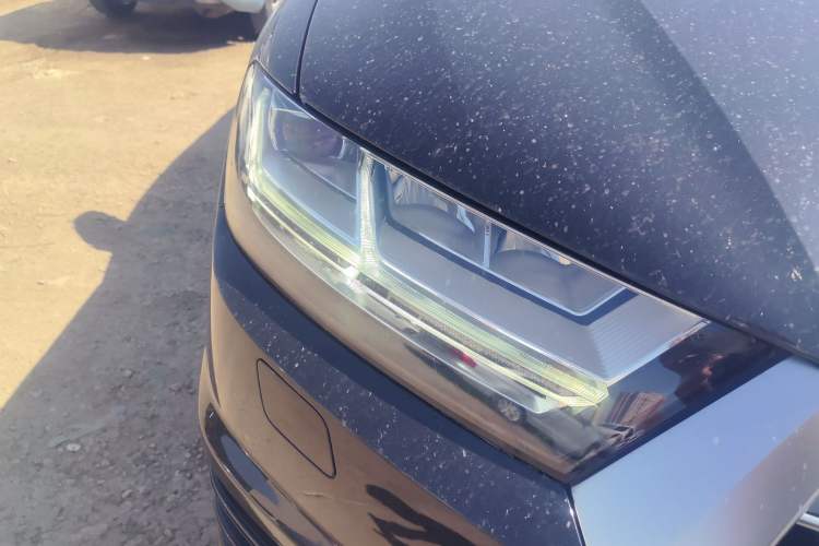 Used Audi Q7 2018 40 TFSI Comfort Model Exterior 3