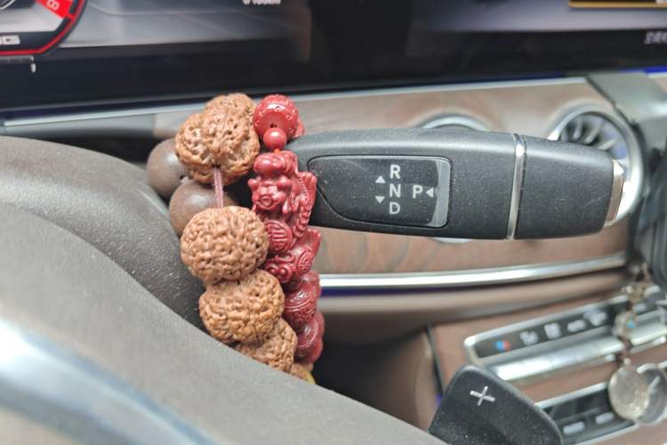 Used Mercedes-Benz E-Class 2019 Restyled E 300 L Luxury Edition Gear Lever