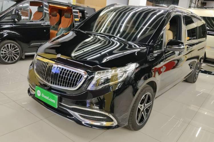 Used Mercedes-Benz V-Class 2018 V250 2.0T Extended Version 5.37 meters Middle East Edition