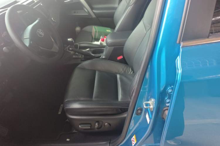 Used Toyota RAV4 2016 2.0L CVT Two-Wheel Drive Smart Edition China V Standard Left Front Seat