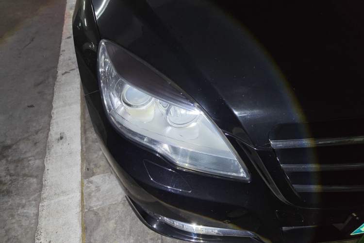 Used Mercedes-Benz R-Class 2014 R 320 4MATIC Business Model Right Front Headlight