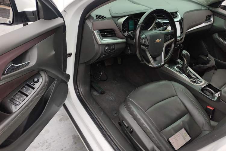 Used Chevrolet Malibu 2017 1.5T Automatic Luxury Edition Driver Seat