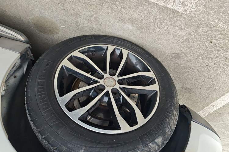 Used Zotye T600 2015 2.0T DCT Prestige Edition Left Front Wheel Hub
