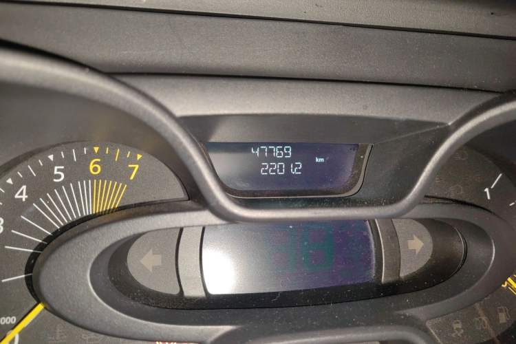 Used Renault Captur 2015 1.2T Automatic Standard Edition
