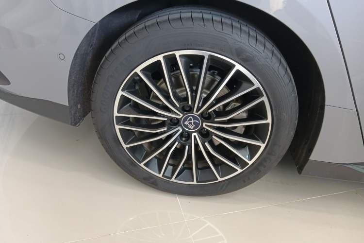 Used BYD Han 2025 DM-i Intelligent Driving Edition 125KM LiDAR Flagship Model
