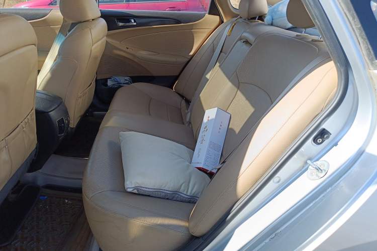 Used Hyundai Sonata 2011 2.0L Automatic Luxury Edition
