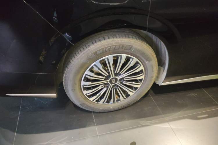 Used BYD Xia 2025 DM-i 1.5T 180km Beyond Edition
