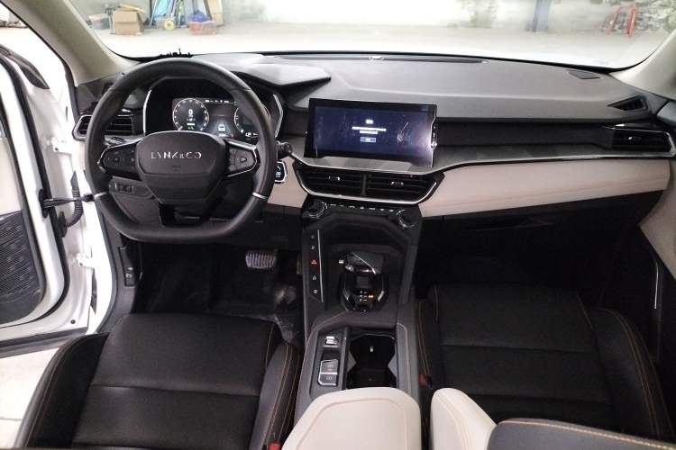 Used Lynk & Co 06 EM-P 2022 PHEV 84 km Range Pro Version