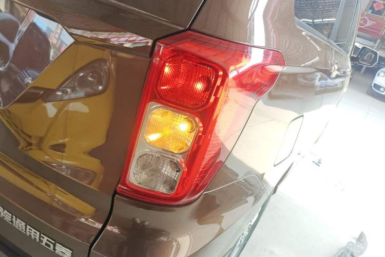 Used Wuling Hongguang 2019 1.5L S Comfort Edition China VI LAR Right Rear Taillight