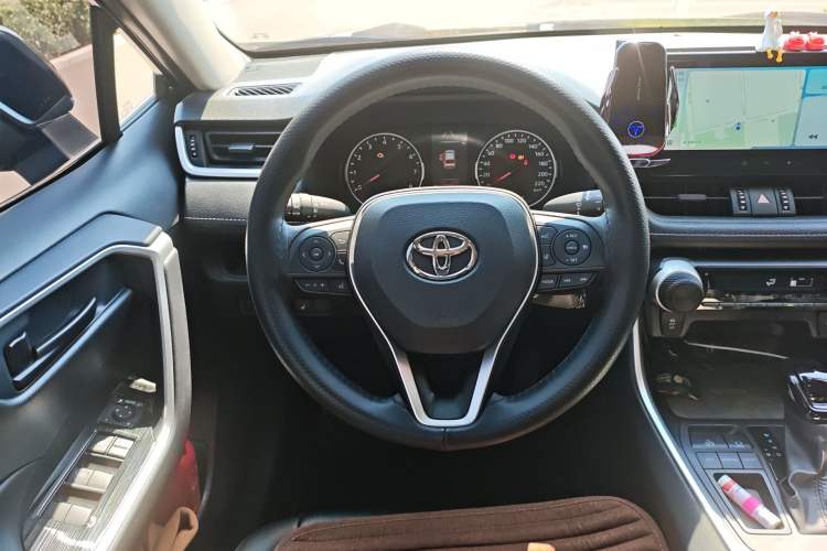 Used Toyota Wildlander 2024 2.0L CVT Two-Wheel Drive Leading Edition
