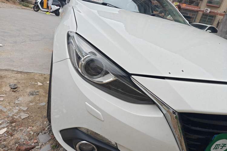 Used Mazda 3 Axela 2014 Hatchback 2.0L Automatic Flagship Model