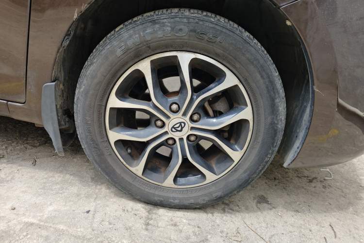 Used CHANGAN KAICHENG Oushang A600 2016 1.5L Manual Luxury 7-Seater Right Front Wheel Hub