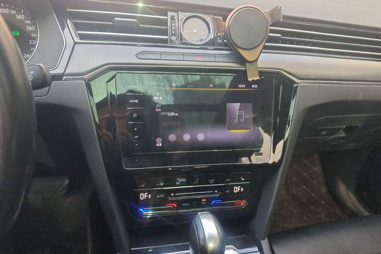 Used Volkswagen Magotan 2020 330TSI DSG Leading Model Audio And AC Panel