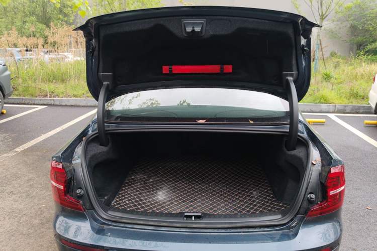 Used Volvo S60 2025 B4 Zhiyuan Luxury Edition Trunk