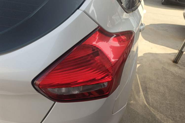 Used Ford Focus 2017 Hatchback 1.6L Automatic Fashion Edition Smart Drive Version
